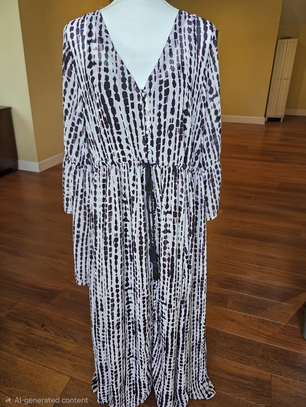 Torrid Women's V-Neck Long Sleeve Printed Maxi Dress - Black & White